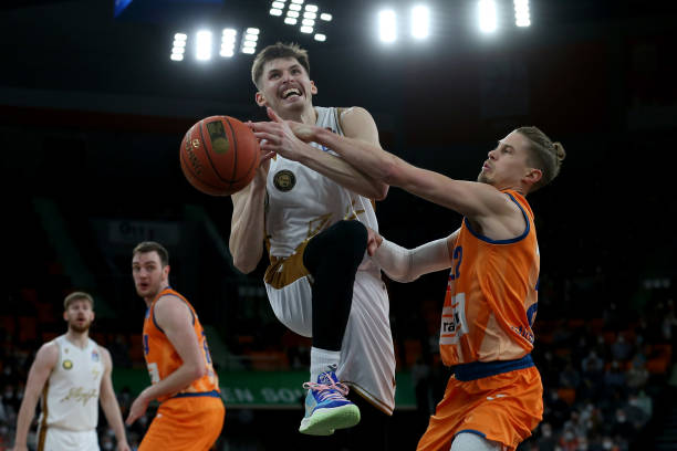 高的技战术 高的技战术