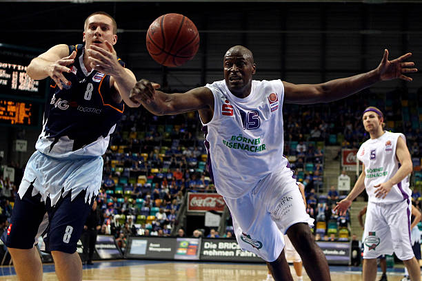 不乏球员退 不乏球员退